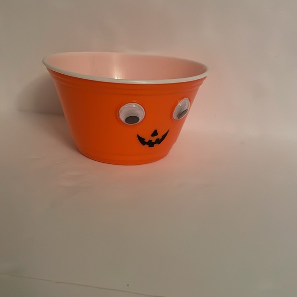 Googly Eyes plastic snack Bowl, new and reusable. Perfect for Halloween - Picture 12 of 17